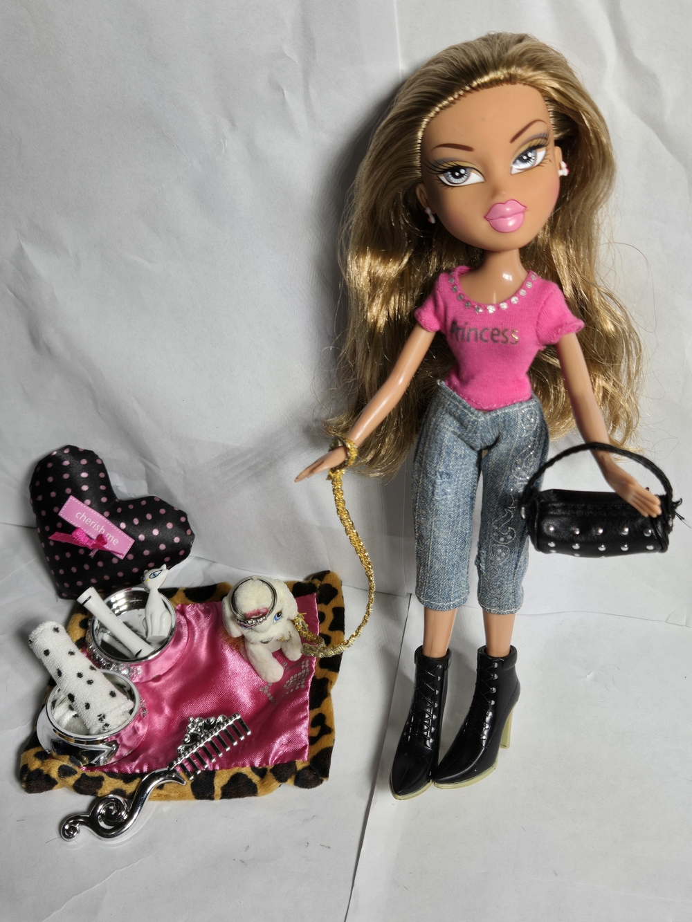 Bratz Doll Pampered Pupz Yasmin 2007 Almost Complete Original Clothes & Pet Pup